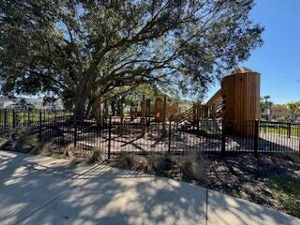 Image 15 of property listing at 209 O'Malley Drive, Summerville, SC 29483