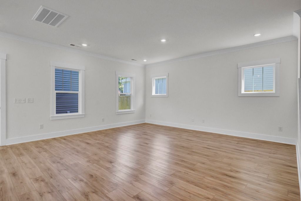 Image 37 of property listing at 209 O'Malley Drive, Summerville, SC 29483