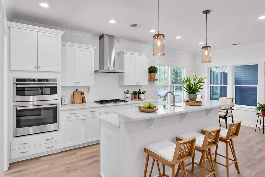 Image 4 of property listing at 209 O'Malley Drive, Summerville, SC 29483