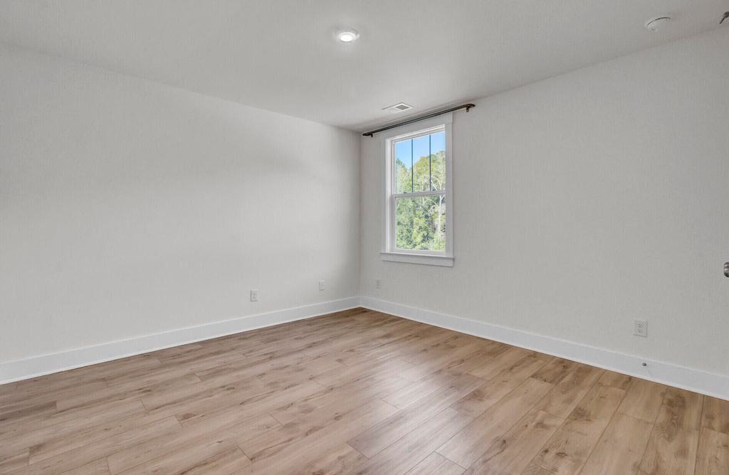 Image 63 of property listing at 209 O'Malley Drive, Summerville, SC 29483