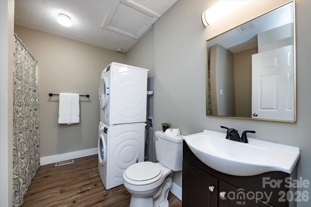 406 Robinson Clemmer Road, Dallas, NC 28034