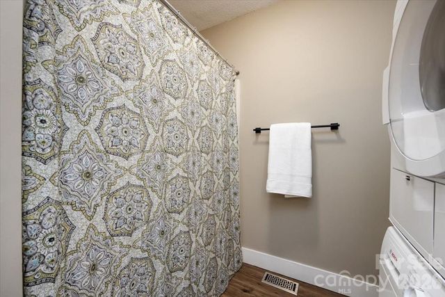 406 Robinson Clemmer Road, Dallas, NC 28034