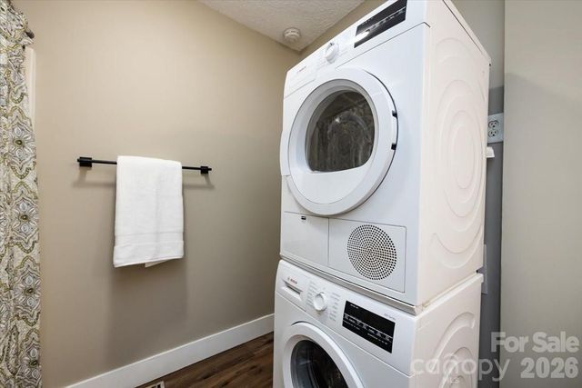 406 Robinson Clemmer Road, Dallas, NC 28034