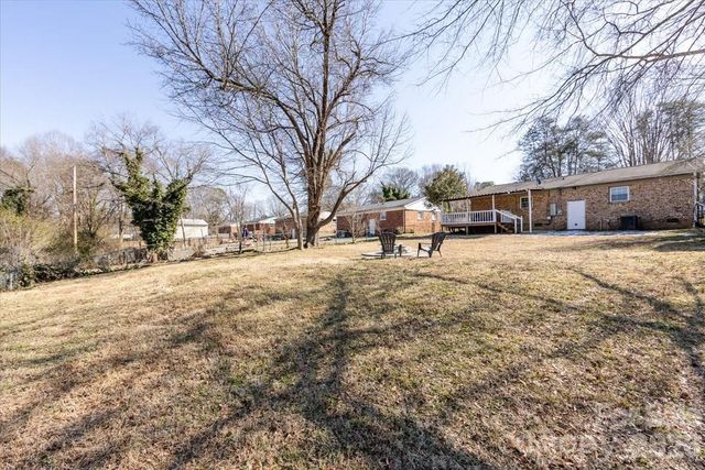 406 Robinson Clemmer Road, Dallas, NC 28034