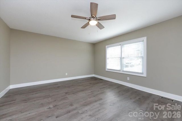 406 Robinson Clemmer Road, Dallas, NC 28034