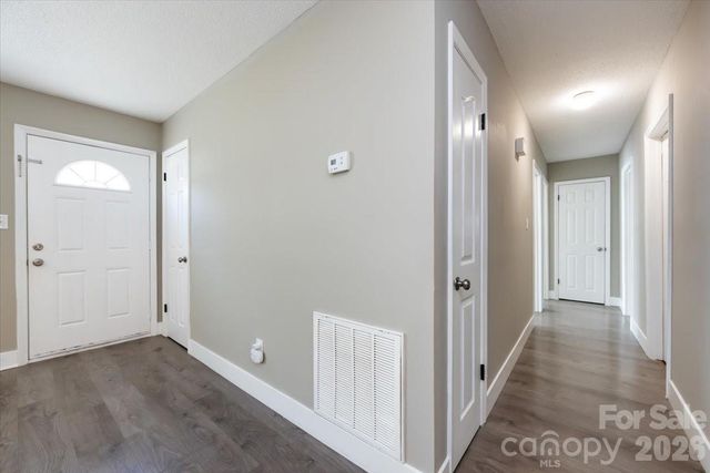 406 Robinson Clemmer Road, Dallas, NC 28034