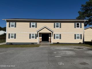 2310 Indian Drive 17, Jacksonville, NC 28546