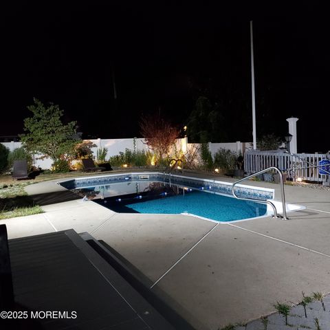 22 Queen Ann Road, Brick, NJ 08723