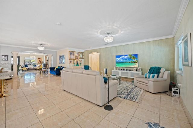 13700 N Miami Avenue, Miami, FL 33168
