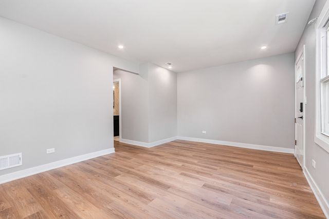 527 N Saint Louis Avenue, Chicago, IL 60624