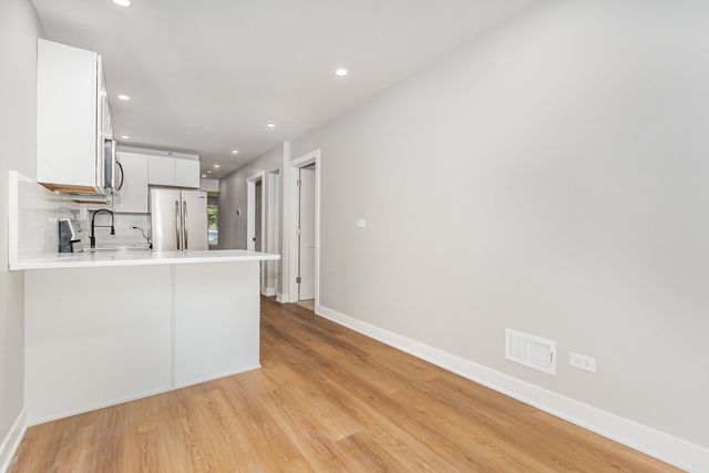527 N Saint Louis Avenue, Chicago, IL 60624