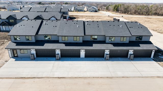 598 NE Hart Lane, Ankeny, IA 50021