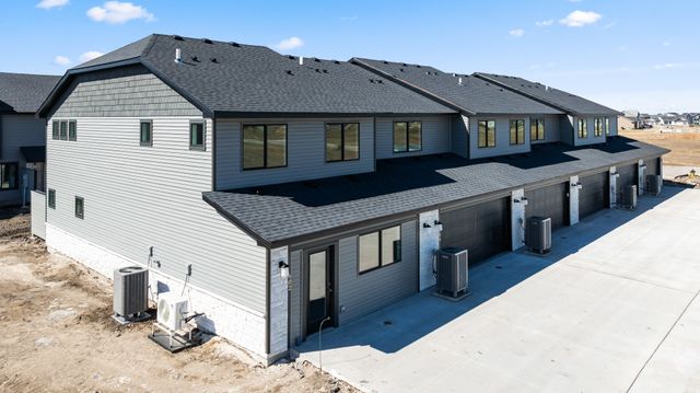 598 NE Hart Lane, Ankeny, IA 50021