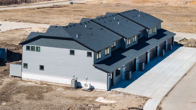 598 NE Hart Lane, Ankeny, IA 50021