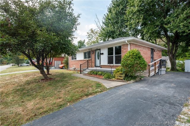 1809 Jonquil Drive, Jeffersonville, IN 47130