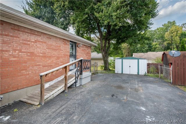 1809 Jonquil Drive, Jeffersonville, IN 47130