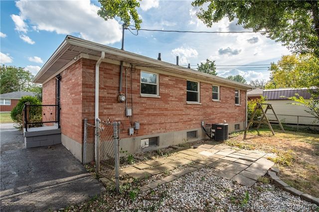 1809 Jonquil Drive, Jeffersonville, IN 47130