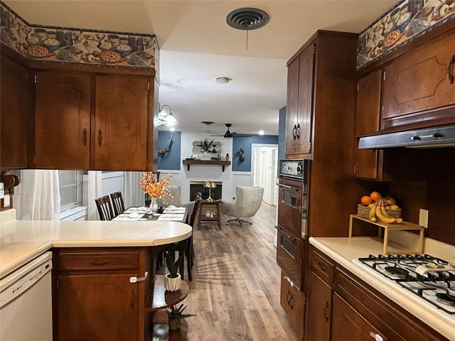 604 Kingwood Drive, Mineral Wells, TX 76067