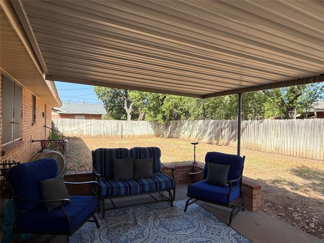 604 Kingwood Drive, Mineral Wells, TX 76067