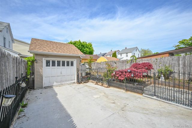 198-07 116th Avenue, Saint Albans, NY 11412