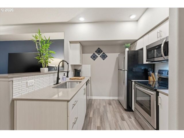 16449 Nw CHADWICK Way 108, Portland, OR 97229