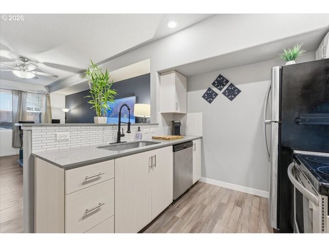 16449 Nw CHADWICK Way 108, Portland, OR 97229