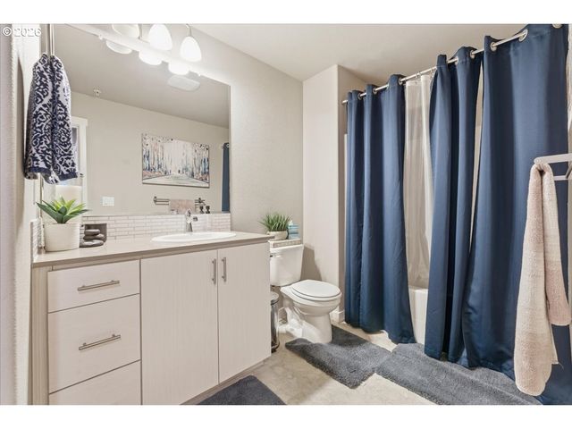 16449 Nw CHADWICK Way 108, Portland, OR 97229