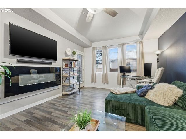 16449 Nw CHADWICK Way 108, Portland, OR 97229