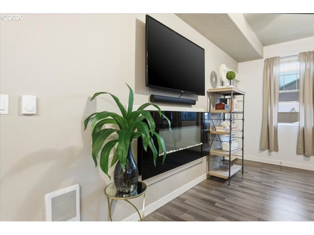 16449 Nw CHADWICK Way 108, Portland, OR 97229