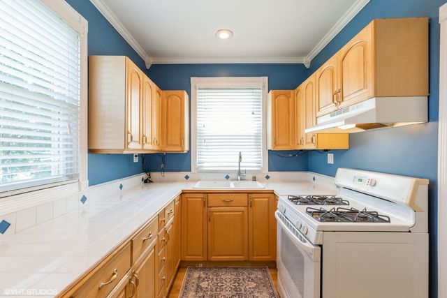 13121 S Muskegon Avenue, Chicago, IL 60633