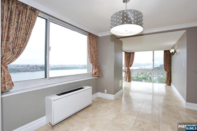 200 Old Palisade Road 15C, Fort Lee, NJ 07024