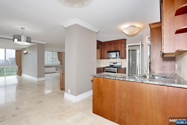 200 Old Palisade Road 15C, Fort Lee, NJ 07024
