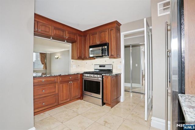 200 Old Palisade Road 15C, Fort Lee, NJ 07024