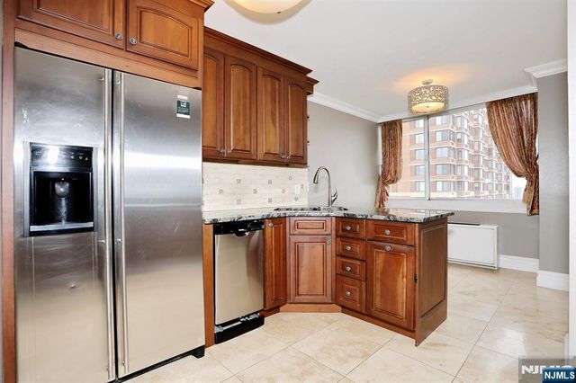 200 Old Palisade Road 15C, Fort Lee, NJ 07024