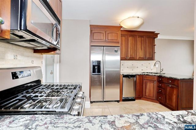 200 Old Palisade Road 15C, Fort Lee, NJ 07024