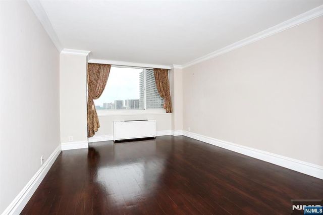 200 Old Palisade Road 15C, Fort Lee, NJ 07024
