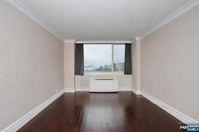 200 Old Palisade Road 15C, Fort Lee, NJ 07024