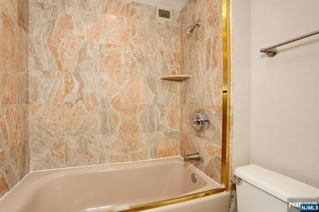 200 Old Palisade Road 15C, Fort Lee, NJ 07024
