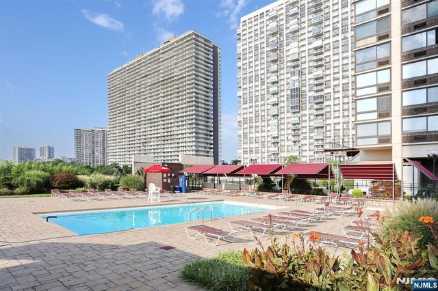 200 Old Palisade Road 15C, Fort Lee, NJ 07024
