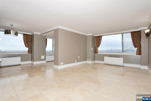 200 Old Palisade Road 15C, Fort Lee, NJ 07024
