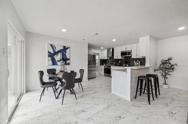 1210 Burning Tree Road, Kingwood, TX 77339