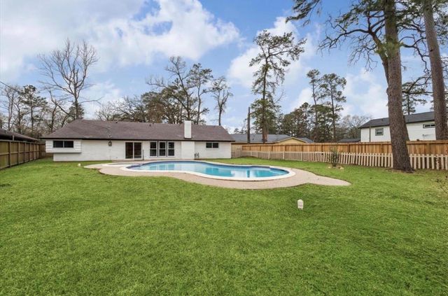 1210 Burning Tree Road, Kingwood, TX 77339