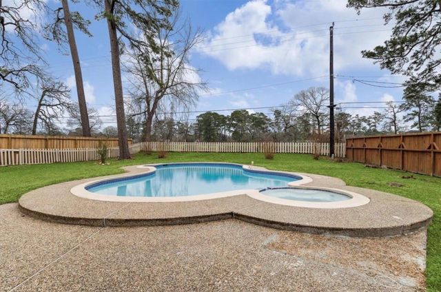 1210 Burning Tree Road, Kingwood, TX 77339