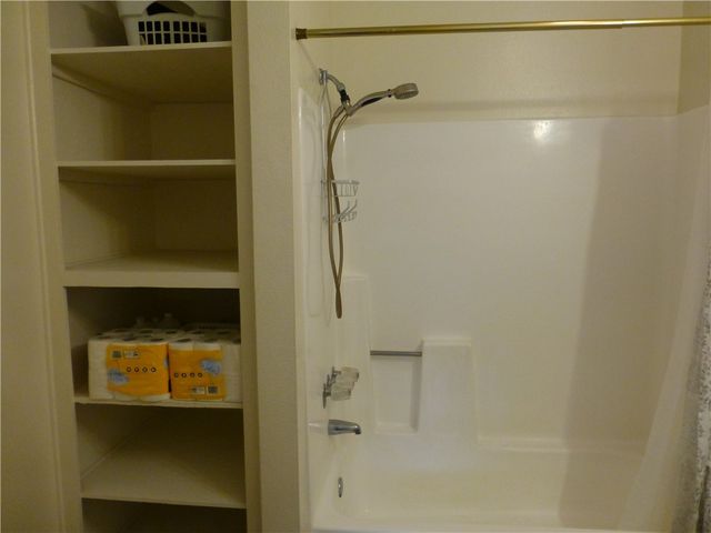 20253 Keswick Street 325, Winnetka, CA 91306