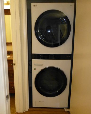 20253 Keswick Street 325, Winnetka, CA 91306