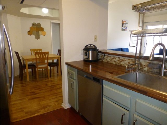 20253 Keswick Street 325, Winnetka, CA 91306