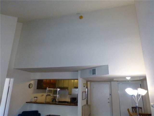 20253 Keswick Street 325, Winnetka, CA 91306