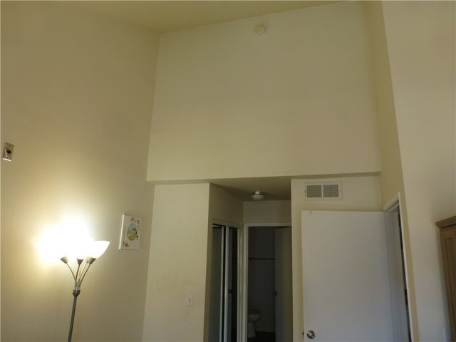 20253 Keswick Street 325, Winnetka, CA 91306