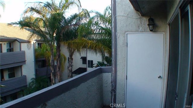 20253 Keswick Street 325, Winnetka, CA 91306