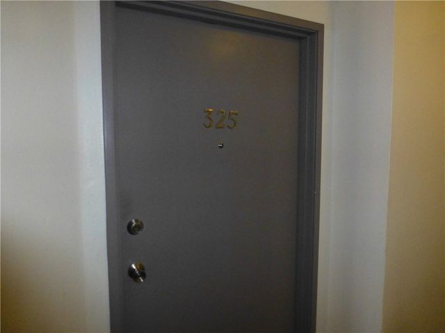 20253 Keswick Street 325, Winnetka, CA 91306